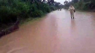Se inunda carretera en Yapacani