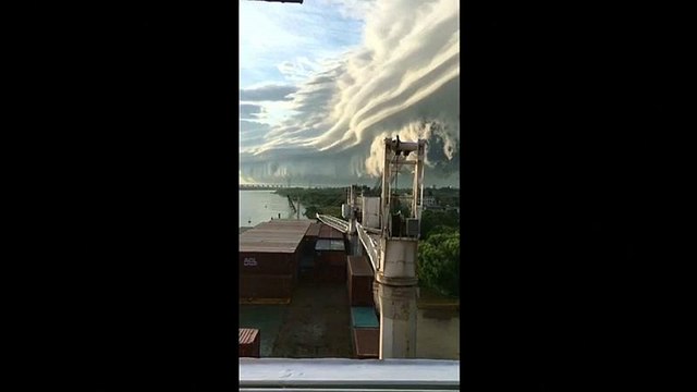 Над Аргентиной тучи ходят хмуро...