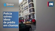 PSP salva idosa de prédio em chamas