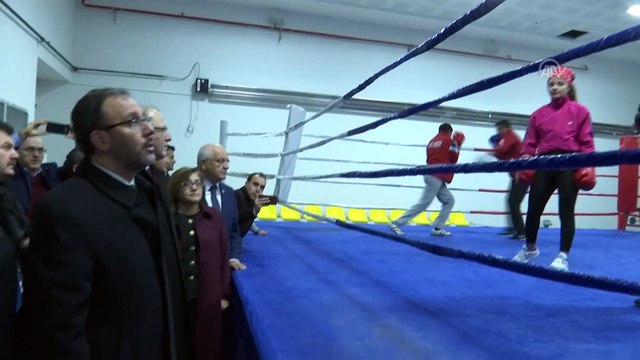 Bakan Kasapoğlu, Türkiye Olimpiyat Hazırlama Merkezi'nin ziyaret etti - GAZİANTEP