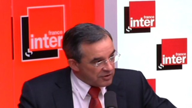 Le 25 novembre 2011, Thierry Mariani, ministre chargé des Transports et député UMP du Vaucluse, était l'invité de Pascale Clark sur France Inter et chargeait Marine Le Pen