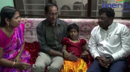 ஆங்கில காமிக்ஸ் புத்தகங்களை வாசித்து கதை கூறும் 4 வயது யுகேஜி சிறுமி!!- வீடியோ