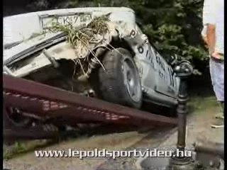 Crash spectaculaire renault clio
