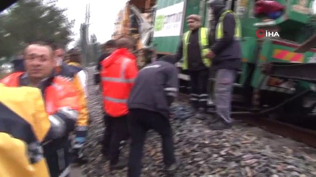 Halkalı-Gebze Banliyo hattı deneme seferleri sırasına trenler çarpıştı.