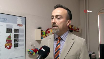 Muayene olurken çizgi film izliyorlar