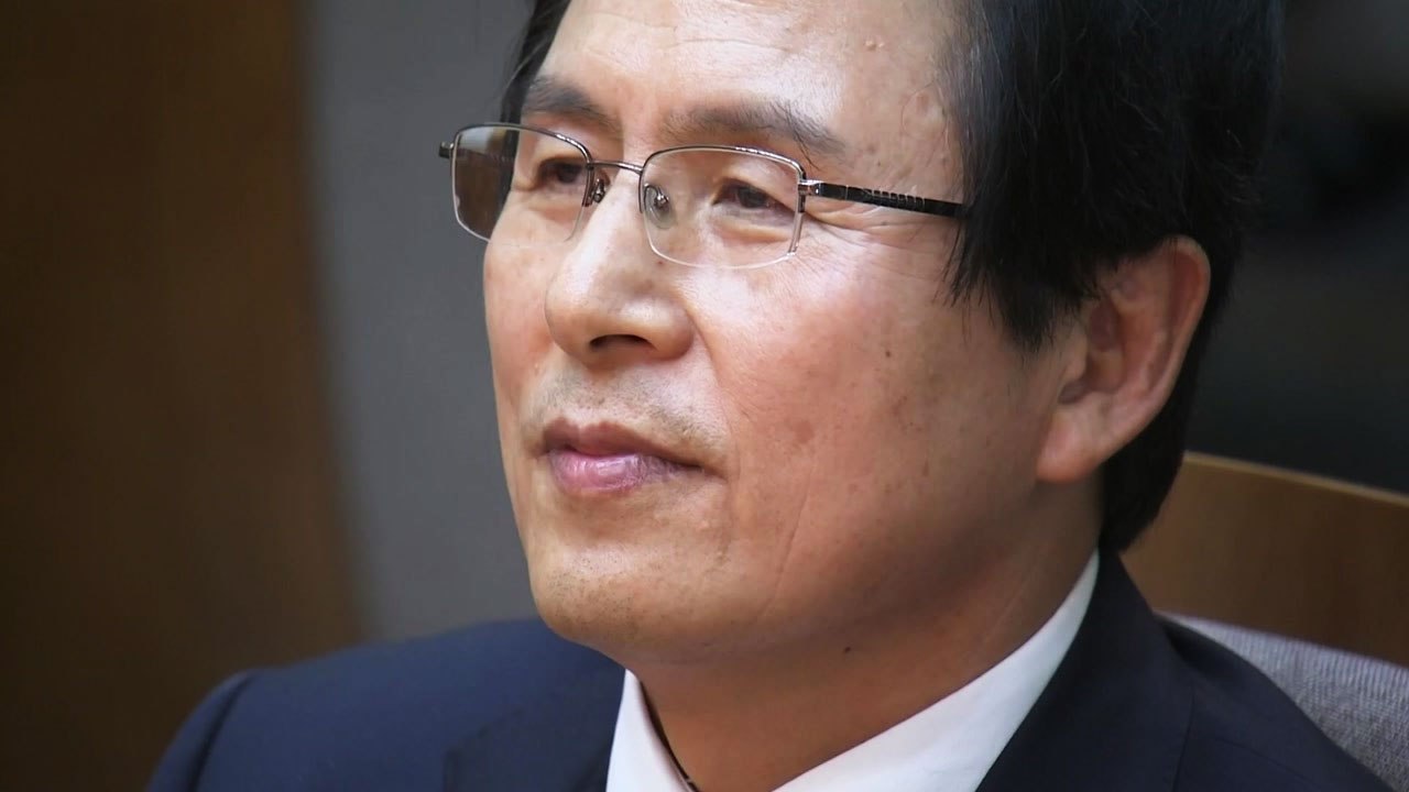 황교안 한국당 입당, 당권 구도 '출렁'...도로 친박당 논란? / YTN