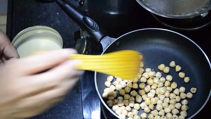 HOW TO MAKE NUTELLA AT HOME IN HINDI - होममेड हेज़लनट चॉकलेट स्प्रेड