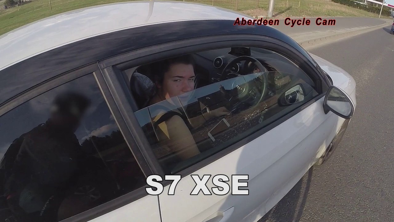 S7XSE - None of the passengers cared for having the driver playing with her phone - A944 Kingsford, Aberdeen