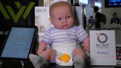 شاهد.. حفاظات ذكية تخبر الوالديْن متى يجب تغيير حفاظ الصغير