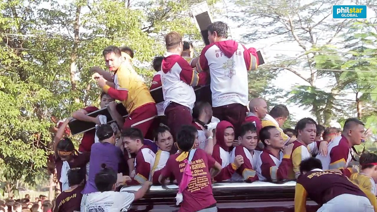 Getting to know the Hijos. The men incharge of the protection of the black nazarene