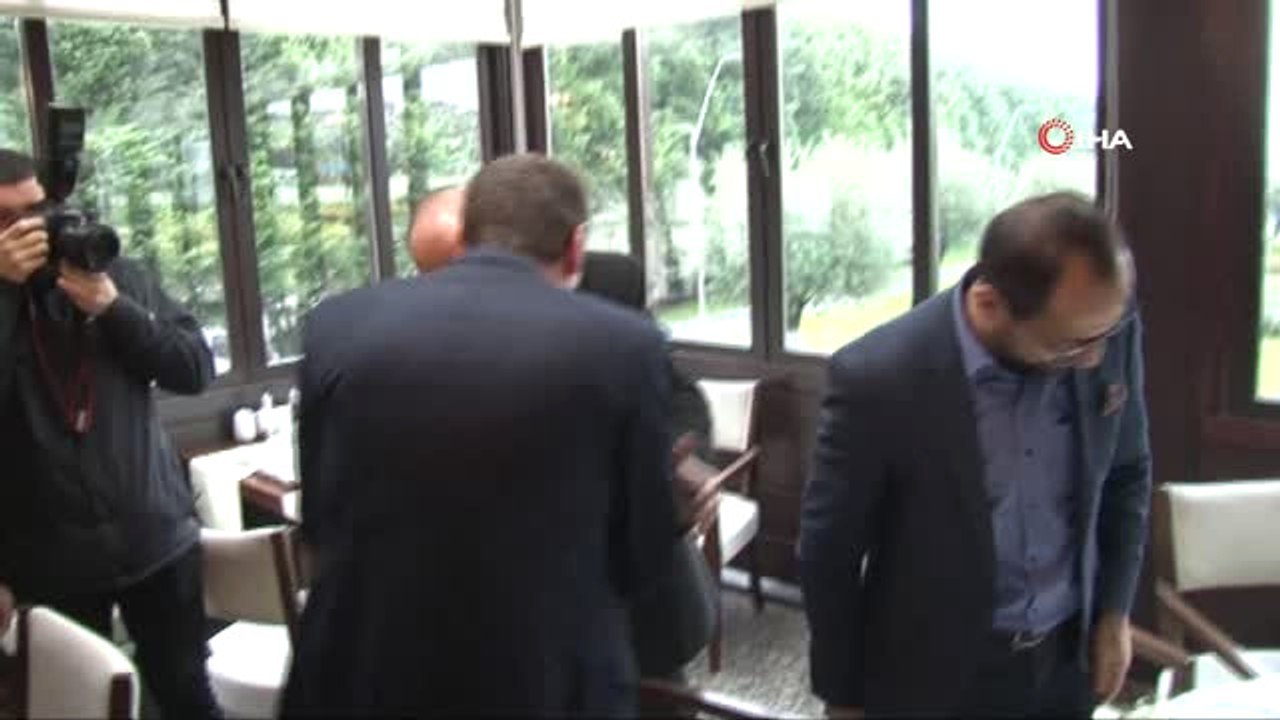 AK Parti Zeytinburnu Belediye Başkan Adayı Ömer Arısoy Mahalle Muhtarlarıyla Buluştu