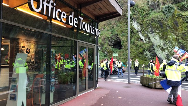Plus de 200 Gilets Jaunes dans les rues saint-loises