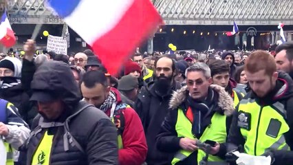 Fransa'da sarı yelekliler yeniden sokaklarda - PARİS