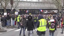 Fransa'da Sarı Yelekliler Yeniden Sokaklarda - Paris