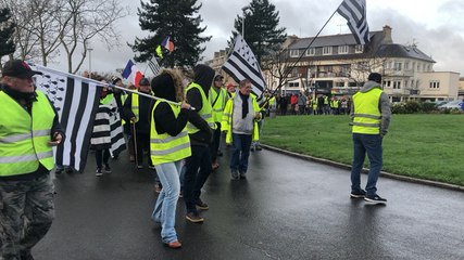 Près de 150 Gilets jaunes sur le port