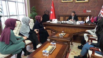 Rektör Taş, öğrencileri makamında ağırladı
