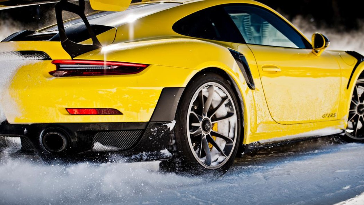 Porsche - Feuer auf Eis