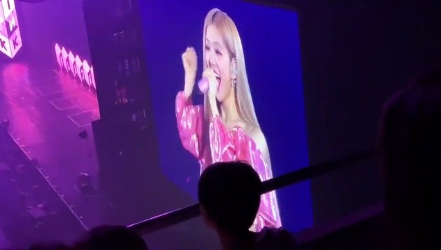Lisa and Rose Singing Thai Song Bao Bao BLACKPINK 2019 IN BANGKOK