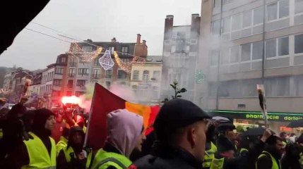 LIEGE - minute de silence Gilets jaunes guillemins