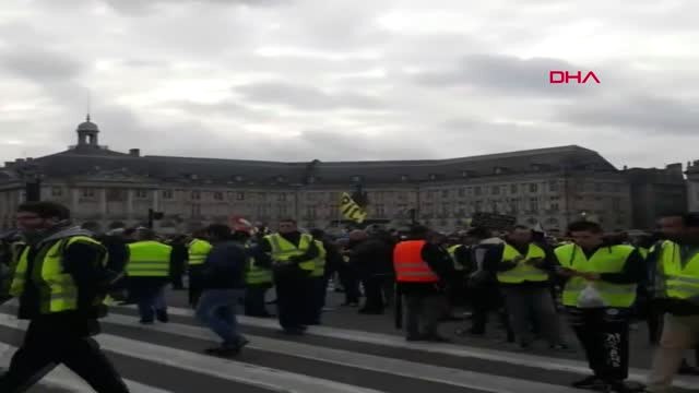 Dha Dış - 'sarı Yelekliler' Yine Fransa Sokaklarında