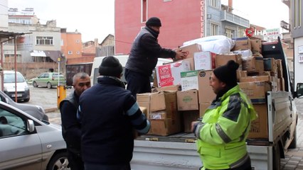 Türkmenler için yardım tırları yola çıktı