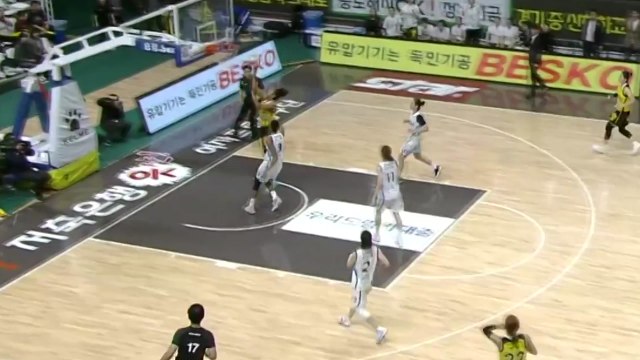 OK저축은행, 최하위 신한은행 꺾고 4연패 탈출 / YTN