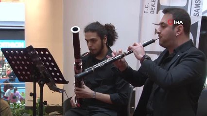 Avm Müşterileri Opera ile Karşılandı