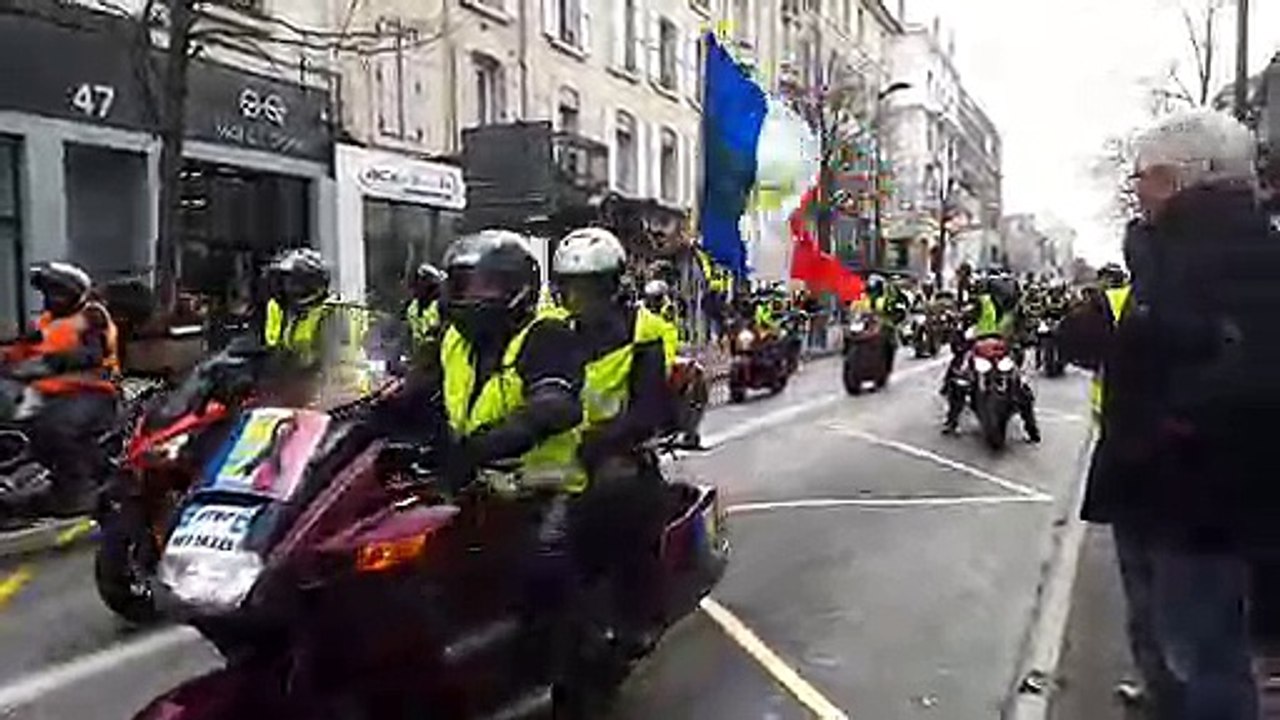 Valence : les motards aux côtés des gilets jaunes