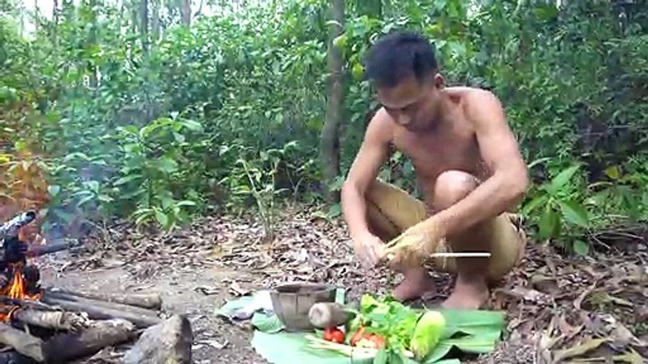 Primitive Technology - Cooking Big Cat Fish - Grilled Fish Eating delicious