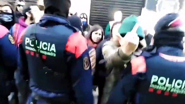 Los separatistas sabotean un acto de Vox en Sitges