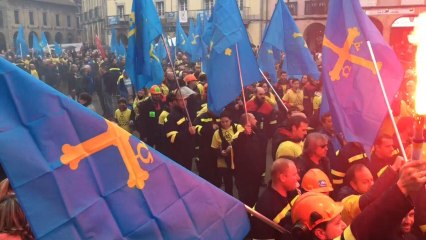 Más de 2.000 personas piden en Avilés sanciones para Alcoa y su intervención
