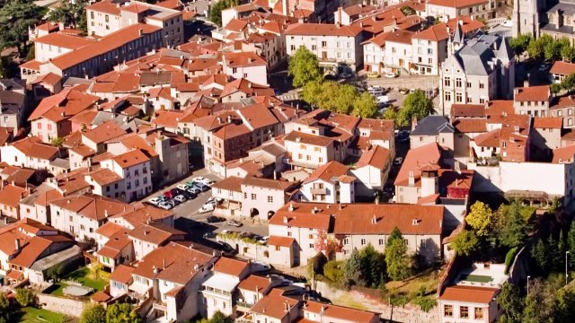 La place des Roches à Saint-Galmier
