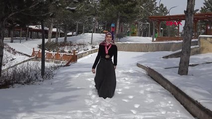 Sivas Engelleri Aşan Zeynep, Emanet Malzemelerle Türkiye 4'üncüsü Oldu