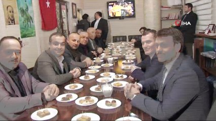 AK Parti’nin Zeytinburnu adayı Ömer Arısoy, MHP İlçe Başkanı Reşat Ok’u ziyaret etti