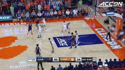 Virginia's De'Andre Hunter Shows Full Skillset: Drive, Switches Hands, Finish