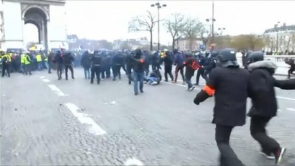 Más de 200 detenidos en la novena protesta de los 'chalecos amarillos'