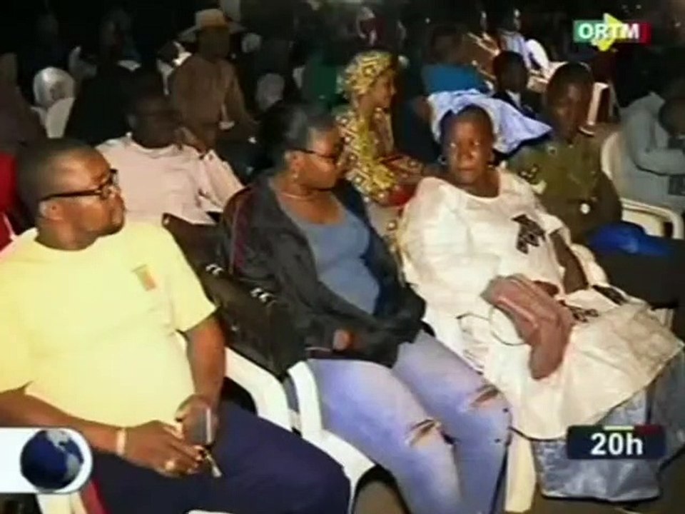 ORTM/Lancement de la première foire de vente de voiture d’occasion sur les berges du fleuve Niger 