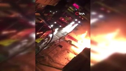 Çekmeköy'de CHP Seçim Aracı Alev Alev Yandı