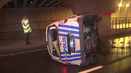 İstanbul Ticari Taksiyi Kovalayan Polis Araçları Kaza Yaptı: 2 Yaralı