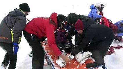 Pistte ayağını burkarak sakatlanan kadının imdadına JAK yetişti