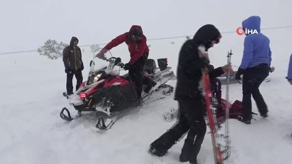 Pistte Ayağını Burkarak Sakatlanan Kadının İmdadına Jak Yetişti