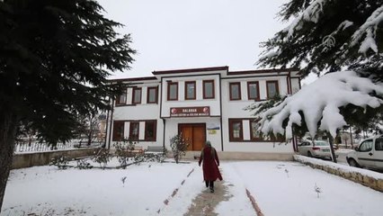 Kullanılmayan Kıyafet ve Kumaşlar Bez Torbaya Dönüştürülüyor