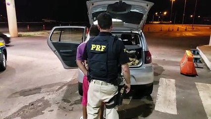 Jovem é detido levando 51 quilos de maconha