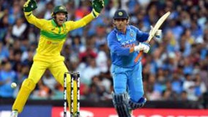 India v/s Australia : ಅಂಪೈರ್ ತಪ್ಪು ತೀರ್ಪಿನಿಂದ ಧೋನಿ ಔಟಾದ್ರು | Oneindia Kannada