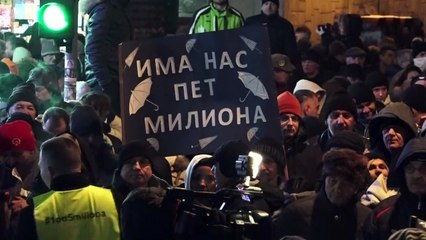 الاحتجاجات في الشارع مستمرة ضد الرئيس الصربي بدون أن تهزه