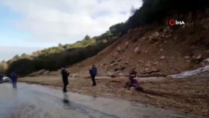 Spil Dağı heyelan riski nedeniyle ulaşıma kapatıldı