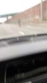 Un homme fait de la trottinette électrique sur l'A86 à plus de 80 km/h