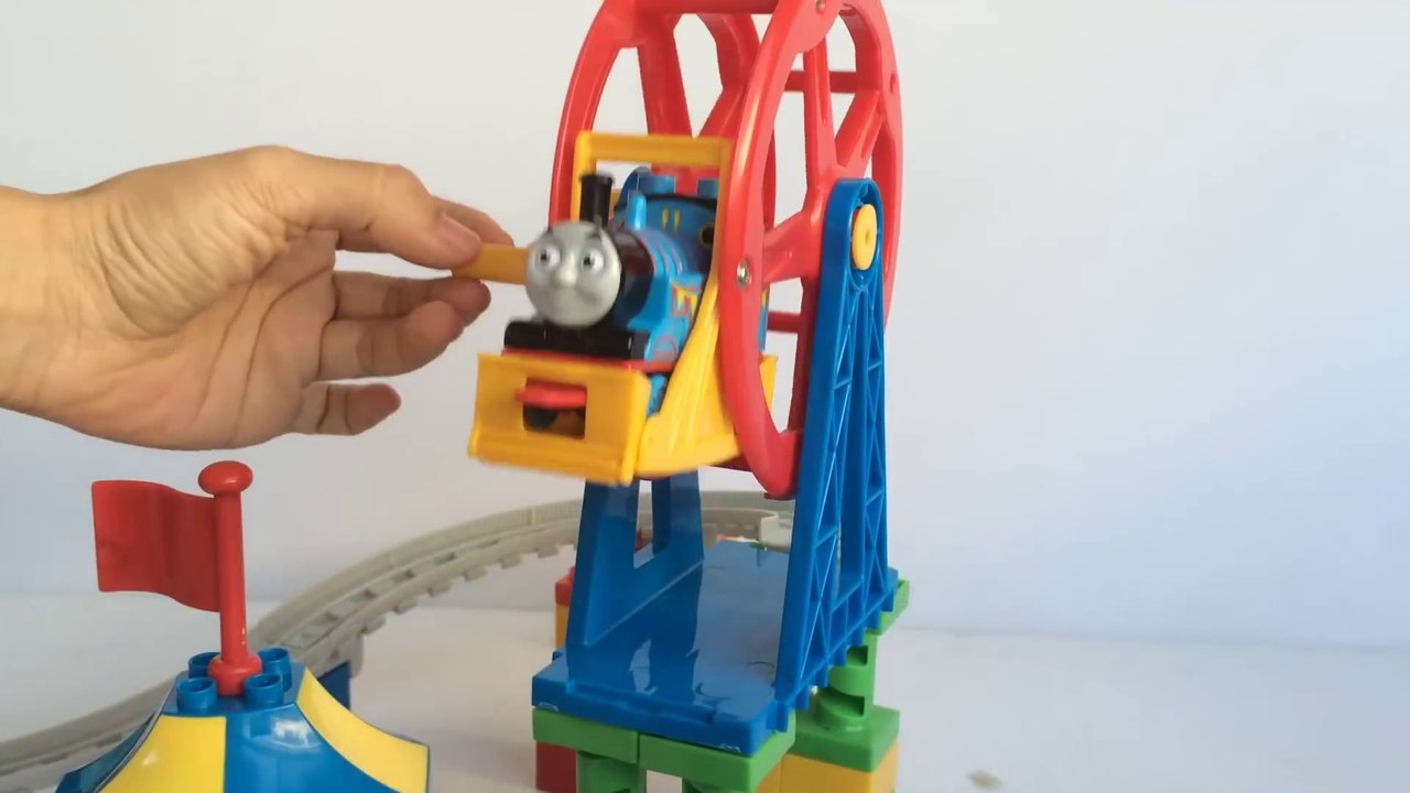 Thomas and Friends Mega Bloks Thomas at the Sodor Fair - 3 Layout Demo - Unboxing Review