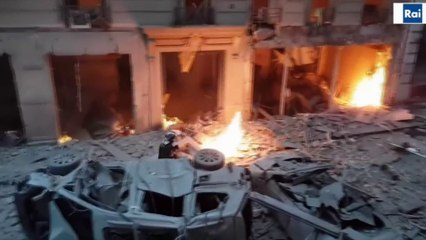 Explosion à Paris: les images bouleversantes de ce journaliste italien qui se trouvait juste en face