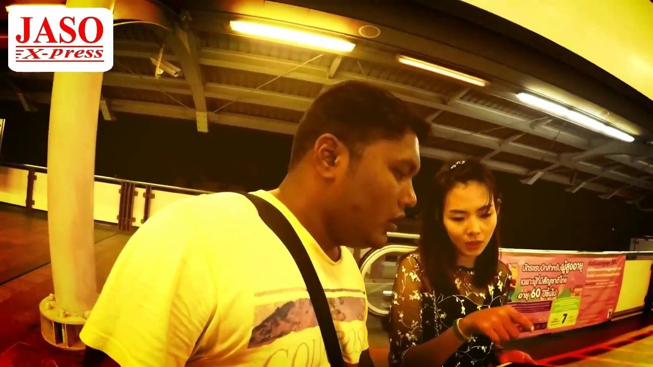 रात में अकेले बैंकाक में तफरी करते हुए...  Going 'Terminal 21' Must Visit Shopping Mall in Bangkok